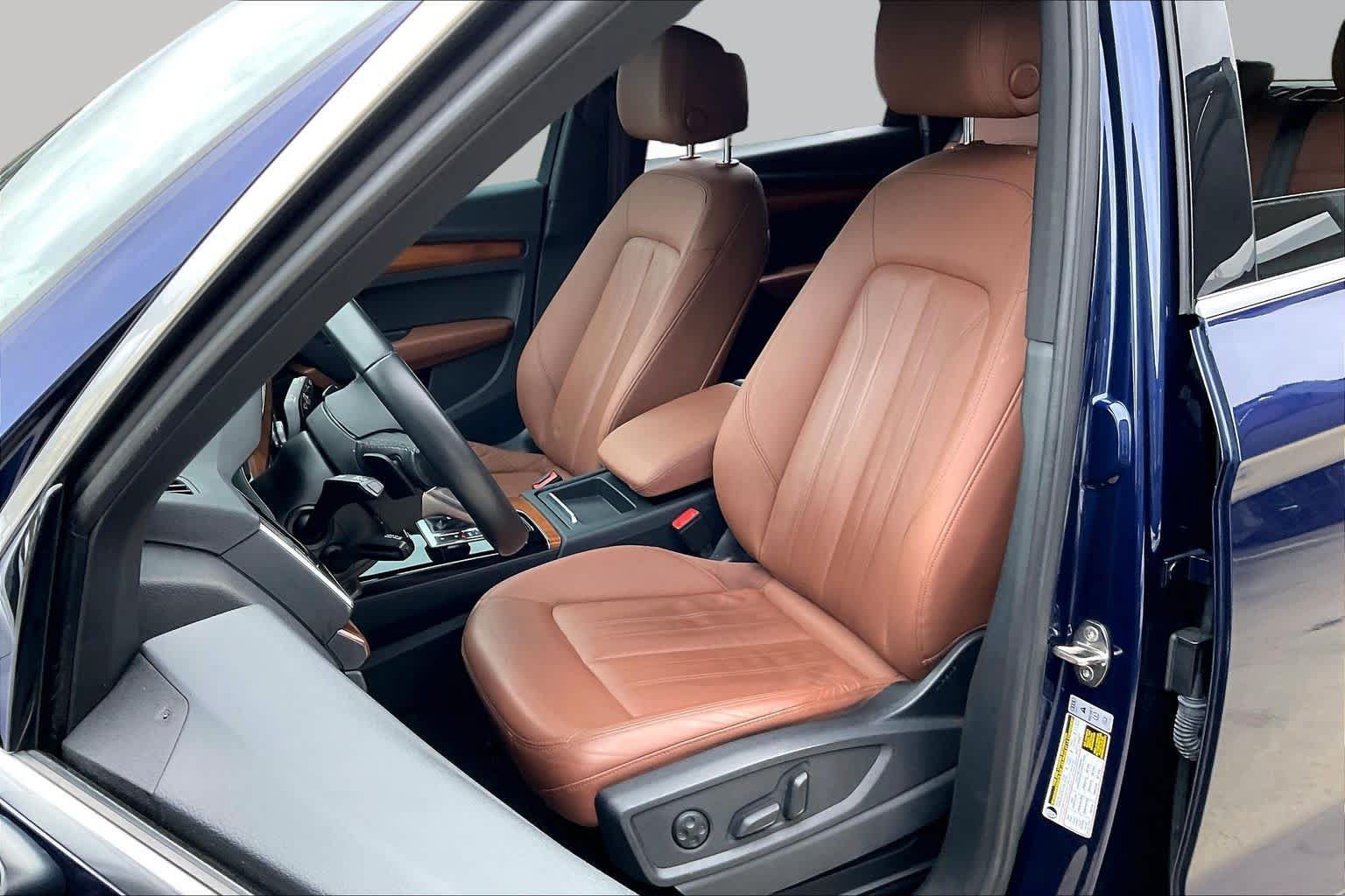 Used 2022 Audi Q5 2.0T Premium w/ Convenience Package AWD/4WD image 8