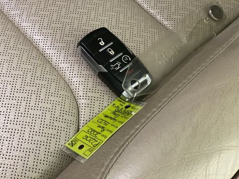 Used 2020 RAM 1500 Laramie AWD/4WD image 19
