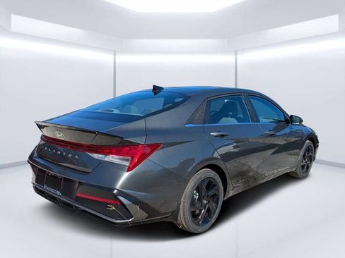 New 2026 Hyundai Elantra SEL Sport Premium FWD image 3