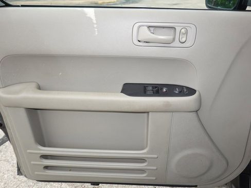 Used 2011 Honda Element LX image 17