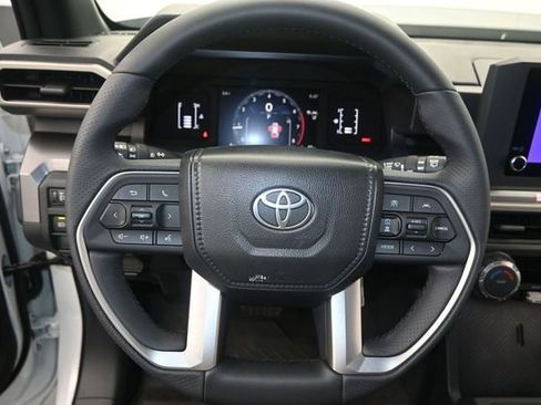 New 2026 Toyota 4Runner SR5 RWD image 5