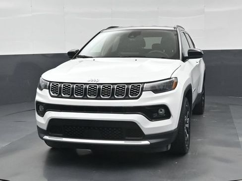 Used 2025 Jeep Compass Limited AWD/4WD image 34