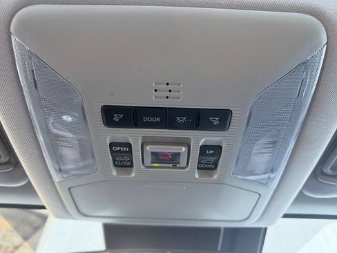Used 2023 Toyota RAV4 XLE Premium AWD/4WD image 31