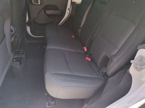 Used 2018 Jeep Wrangler Unlimited Sport S AWD/4WD image 15