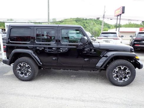 New 2025 Jeep Wrangler Unlimited Sahara AWD/4WD image 8