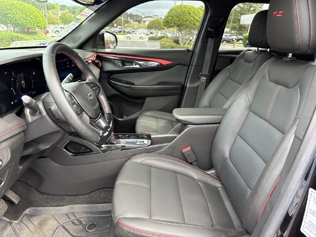 Used 2024 Chevrolet TrailBlazer RS w/ Convenience Package FWD image 9