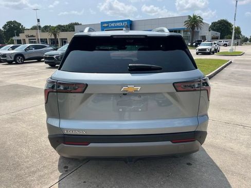 Used 2025 Chevrolet Equinox LT w/ Convenience Package II FWD image 5