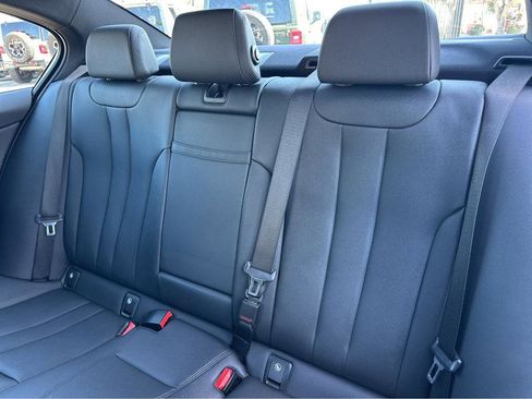 Used 2019 BMW 530e w/ Convenience Package image 9