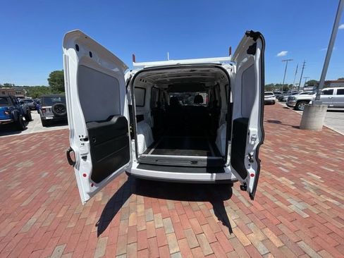 Used 2022 RAM ProMaster City Tradesman FWD image 27