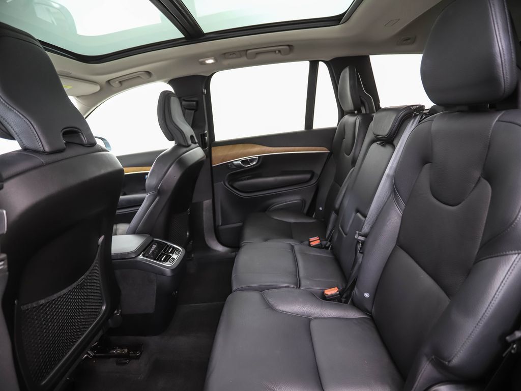 Used 2023 Volvo XC90 B5 Plus AWD/4WD image 22