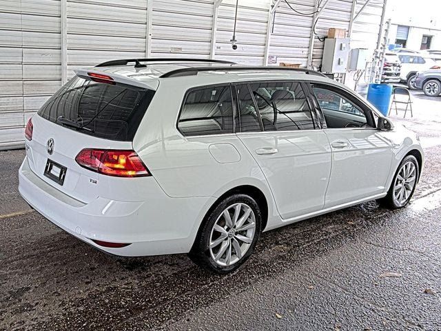 Used 2017 Volkswagen Golf SE FWD image 2