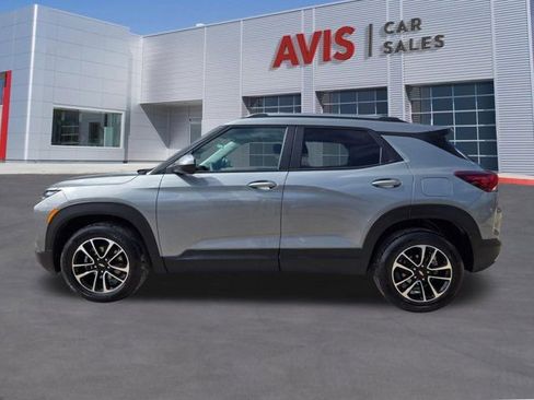 Used 2025 Chevrolet TrailBlazer LT AWD/4WD image 9