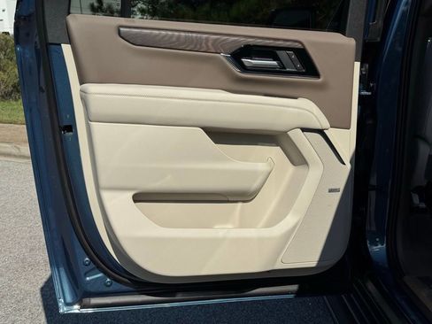 New 2026 GMC Yukon XL Denali w/ Advanced Technology Package image 21