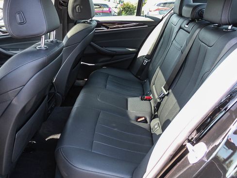 Used 2023 BMW 530i w/ Convenience Package RWD image 18