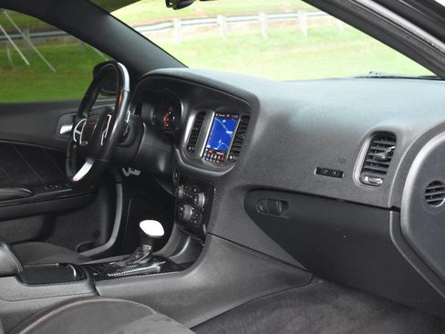 Used 2018 Dodge Charger R/T image 19