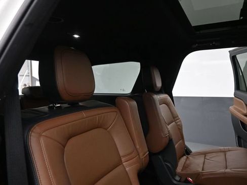 Certified 2023 Lincoln Navigator Reserve AWD/4WD image 27