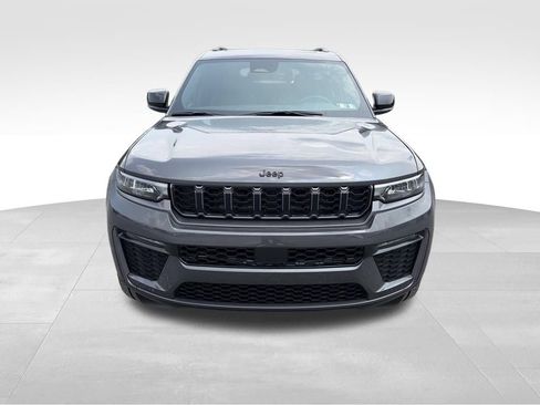 Used 2026 Jeep Grand Cherokee L Limited w/ Limited Altitude Package AWD/4WD image 28