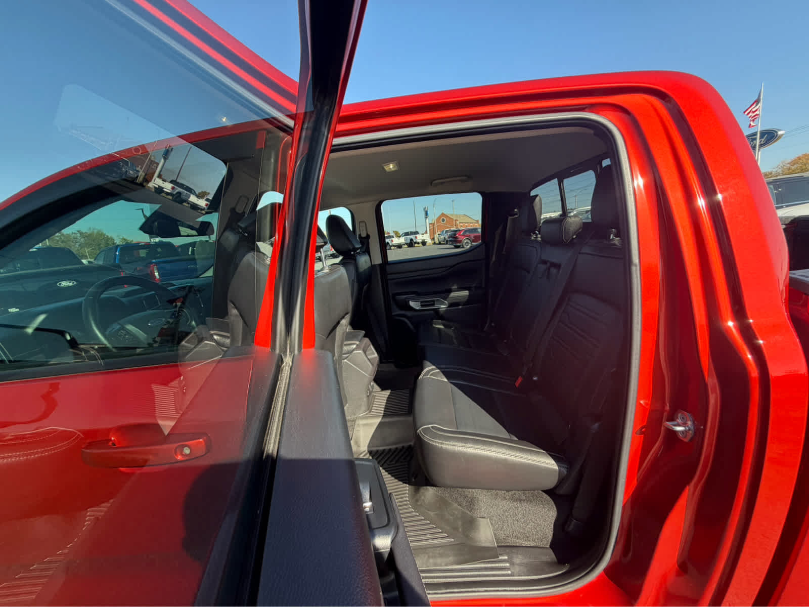 Used 2024 Ford Ranger Lariat w/ FX4 Off-Road Package AWD/4WD image 13