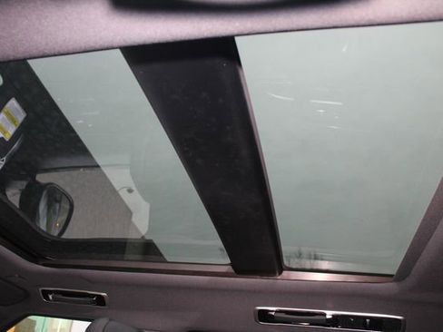 New 2026 Land Rover Range Rover Long Wheelbase SE image 23