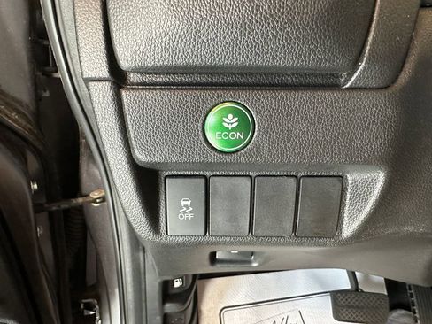 Used 2018 Honda Fit Sport image 15