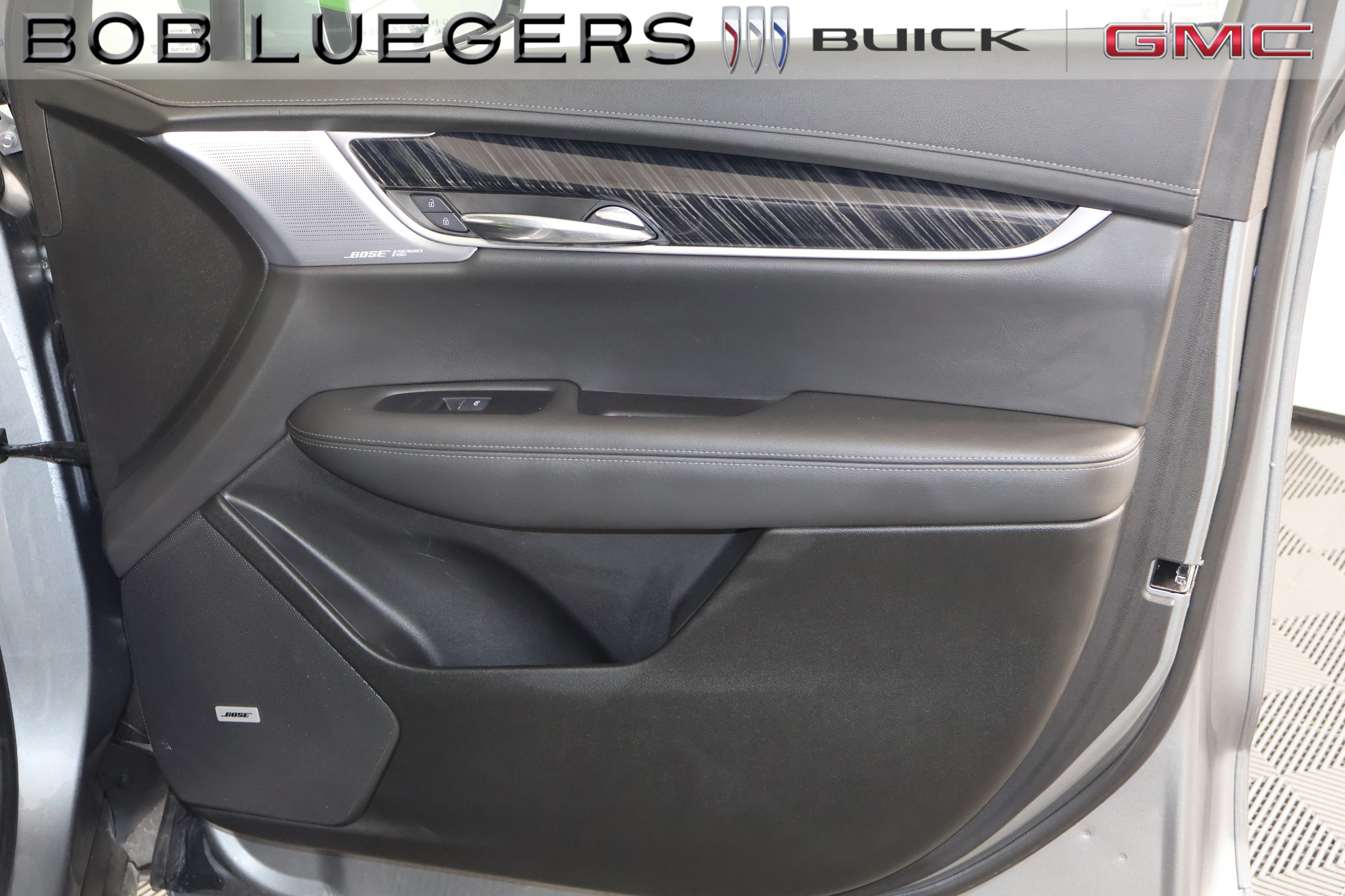 Certified 2025 Cadillac XT6 Premium Luxury FWD image 17