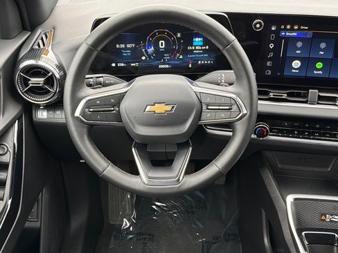 Used 2025 Chevrolet Equinox LT w/ Convenience Package II AWD/4WD image 11