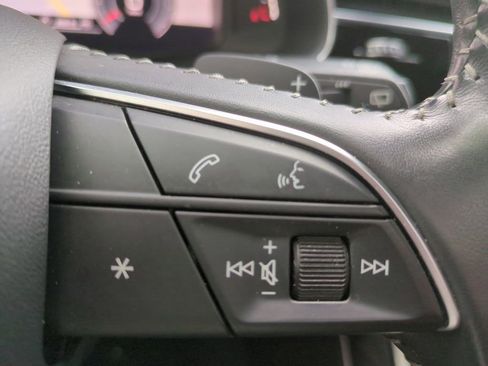 Used 2019 Audi Q8 Premium Plus w/ Premium Plus image 27