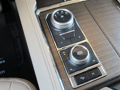 Used 2022 Ford Expedition Max Limited image 28