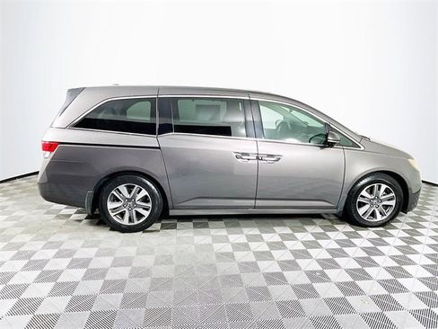 Used 2015 Honda Odyssey Touring image 9