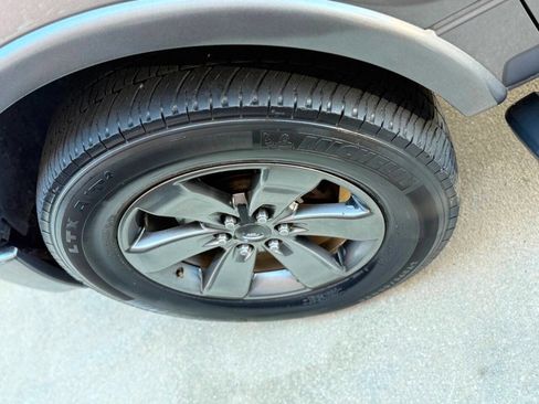 Used 2014 Ford F150 Lariat w/ Lariat Chrome Package image 11