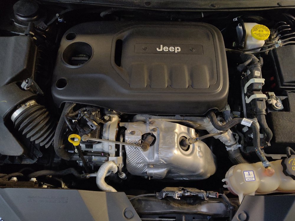 Used 2019 Jeep Cherokee Limited w/ Technology Group AWD/4WD image 30