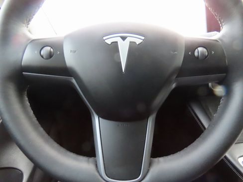 Used 2023 Tesla Model 3 Standard Range image 27