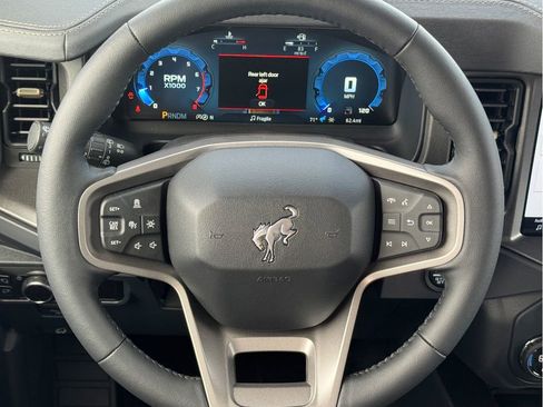 New 2025 Ford Bronco Badlands image 12