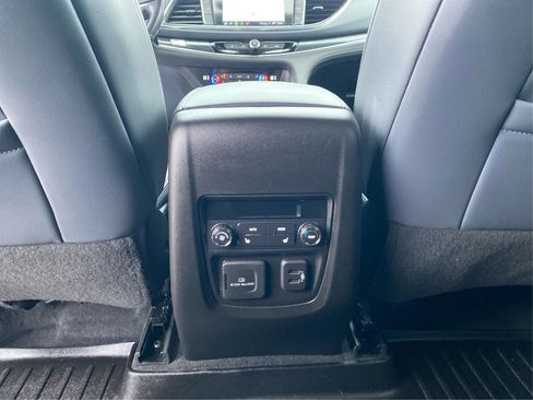 Used 2022 Buick Enclave Premium image 19