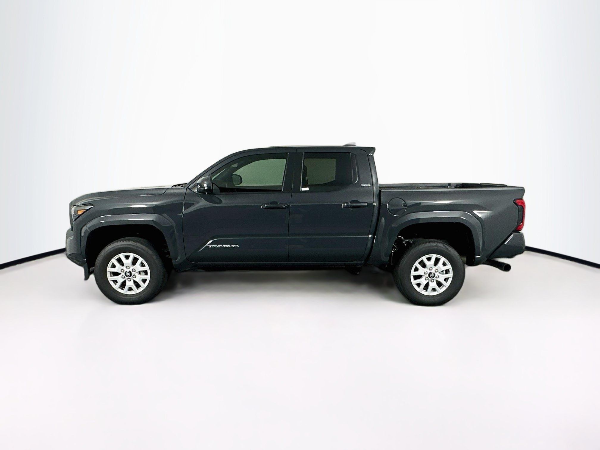 Used 2026 Toyota Tacoma SR5 RWD image 4