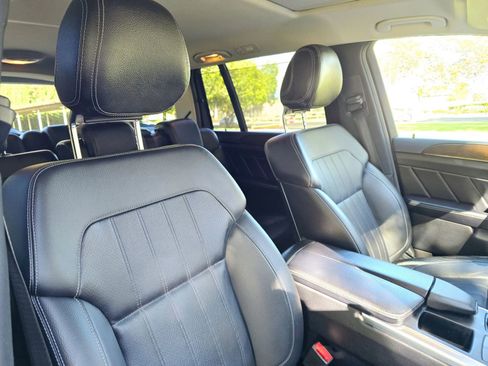 Used 2015 Mercedes-Benz GL 450 4MATIC w/ Lighting Package image 30