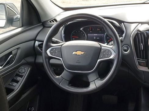 Used 2021 Chevrolet Traverse LT FWD image 13