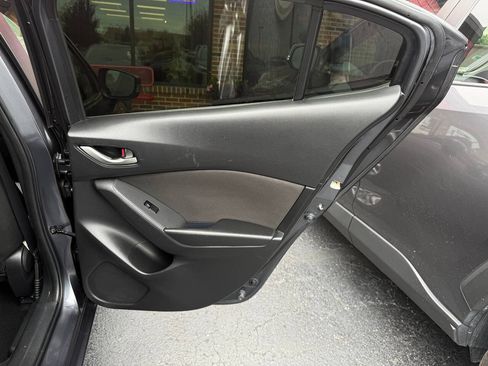 Used 2016 MAZDA MAZDA3 i Sport w/ Preferred Equipment Package FWD image 22
