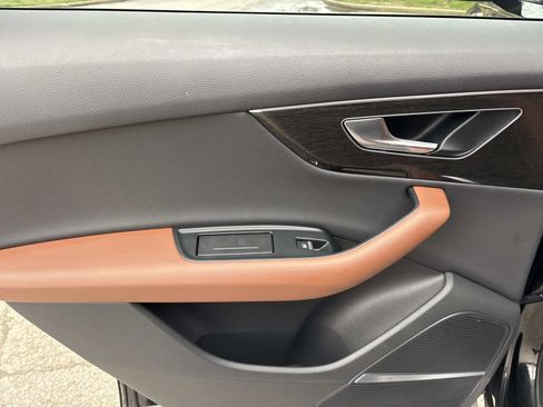 Used 2022 Audi Q7 Premium Plus w/ Premium Plus Package image 33