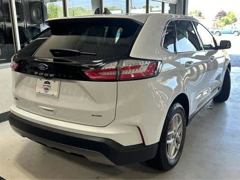 Used 2022 Ford Edge SEL w/ Convenience Package image 6