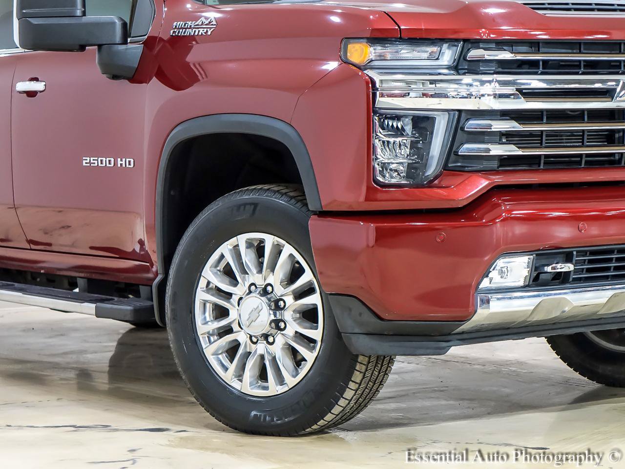 Used 2020 Chevrolet Silverado 2500 High Country w/ Z71 Off-Road Package AWD/4WD image 3