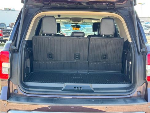 Used 2023 Ford Expedition XLT AWD/4WD image 11