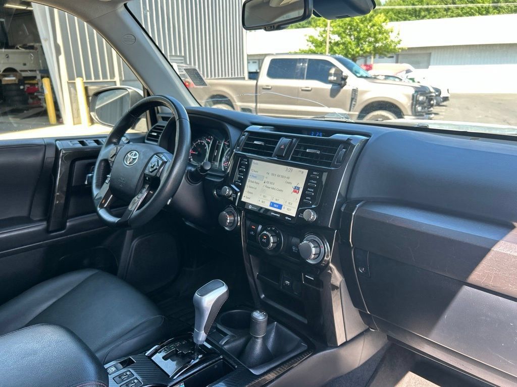 Used 2021 Toyota 4Runner TRD Off-Road Premium AWD/4WD image 39
