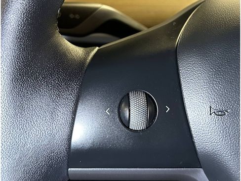 Used 2022 Tesla Model Y Performance AWD/4WD image 24