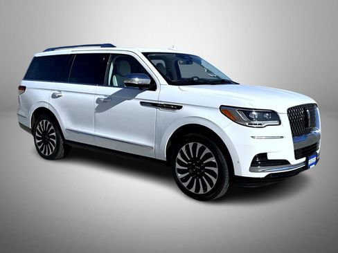 Certified 2023 Lincoln Navigator Black Label image 3