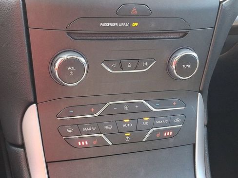 Used 2016 Ford Edge SEL w/ Equipment Group 201A FWD image 16