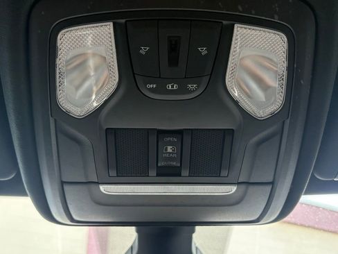 Used 2021 RAM 1500 Big Horn image 24