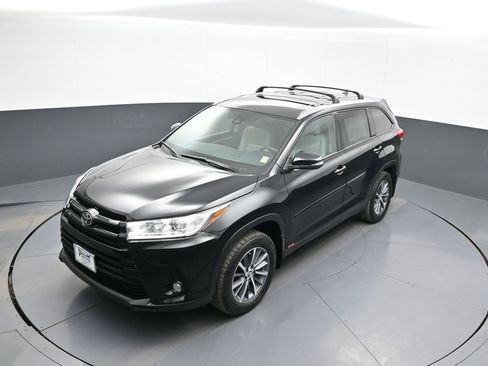 Certified 2019 Toyota Highlander XLE image 36