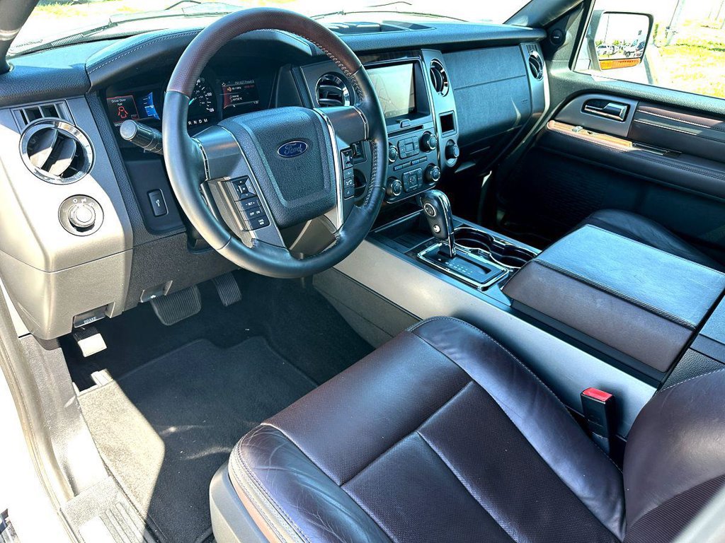 Used 2015 Ford Expedition Platinum RWD image 15