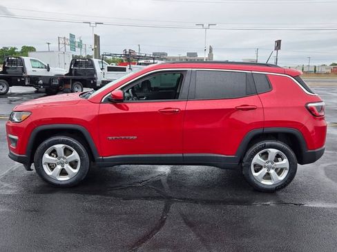Used 2018 Jeep Compass Latitude w/ Popular Equipment Group AWD/4WD image 6